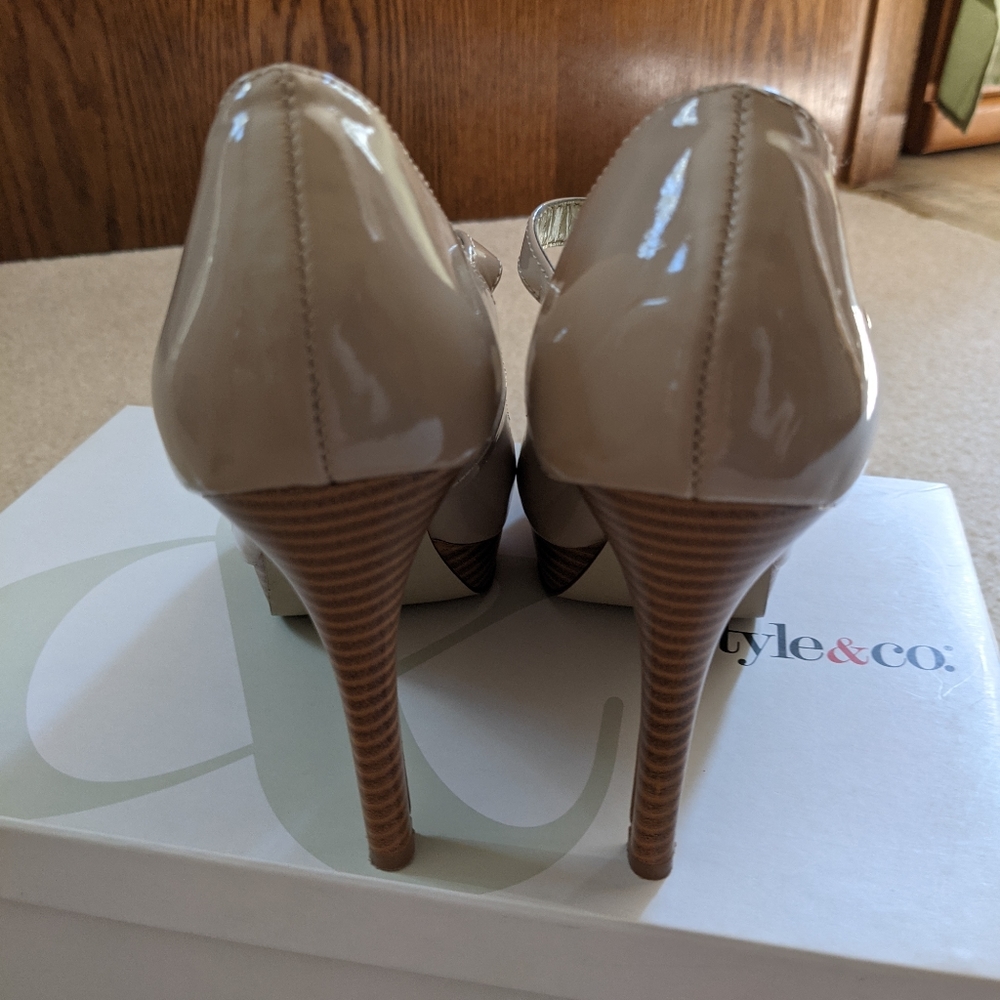 Nude Style & Co. Pumps - Picture 7 of 8